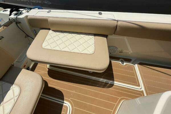 Chris-Craft Catalina Yacht For Sale