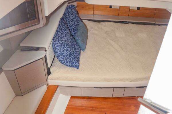 Tiara Yachts 43 LS Yacht For Sale
