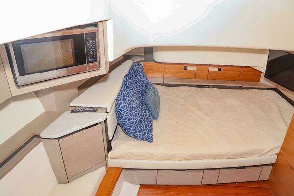 Tiara Yachts 43 LS Yacht For Sale