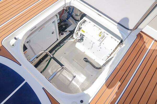 Tiara Yachts 43 LS Yacht For Sale