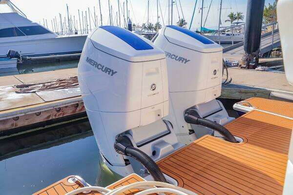 Tiara Yachts 43 LS Yacht For Sale