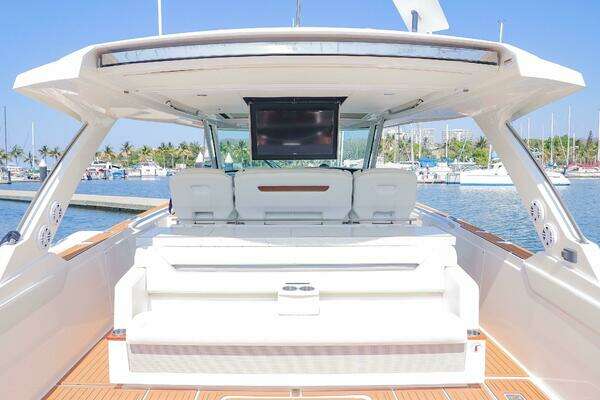 Tiara Yachts 43 LS Yacht For Sale
