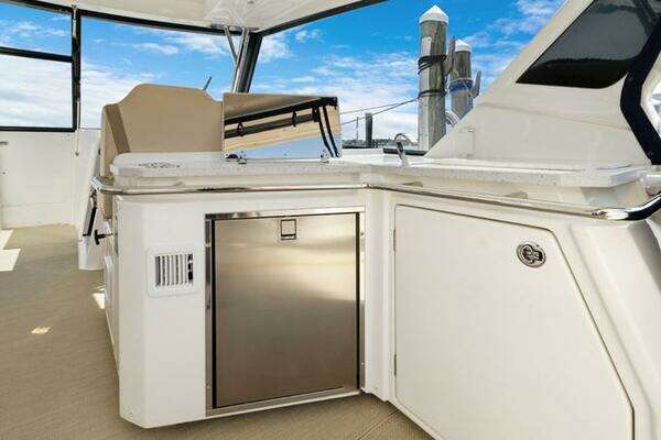 Aquila 36 Sport Yacht For Sale
