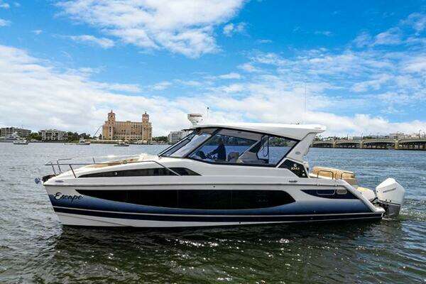 Aquila 36 Sport Yacht For Sale