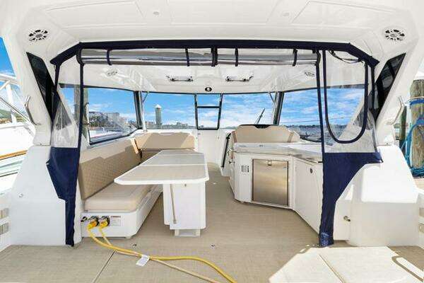 Aquila 36 Sport Yacht For Sale