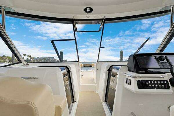Aquila 36 Sport Yacht For Sale