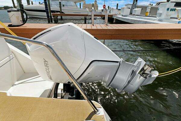 Aquila 36 Sport Yacht For Sale