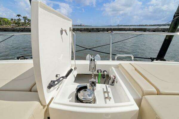 Aquila 36 Sport Yacht For Sale