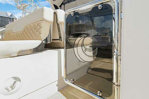 Aquila 36 Sport Yacht For Sale