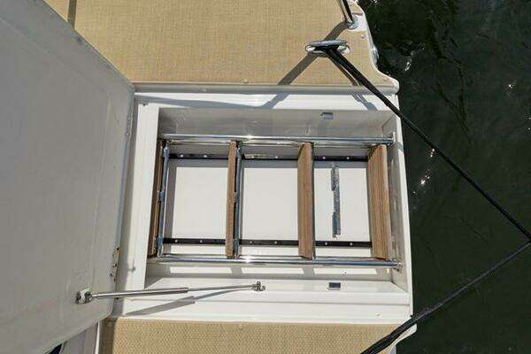 Aquila 36 Sport Yacht For Sale