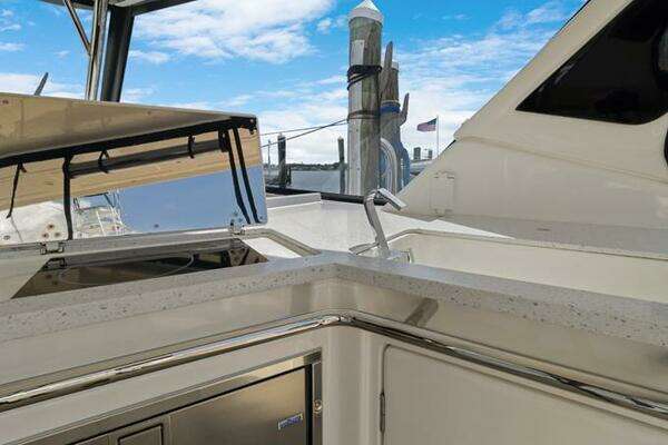 Aquila 36 Sport Yacht For Sale