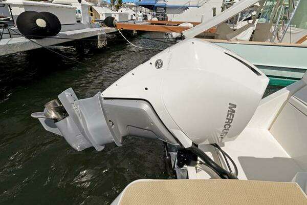 Aquila 36 Sport Yacht For Sale