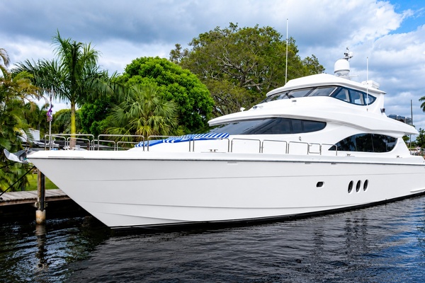 TOP SHELF 80ft Hatteras Yacht For Sale