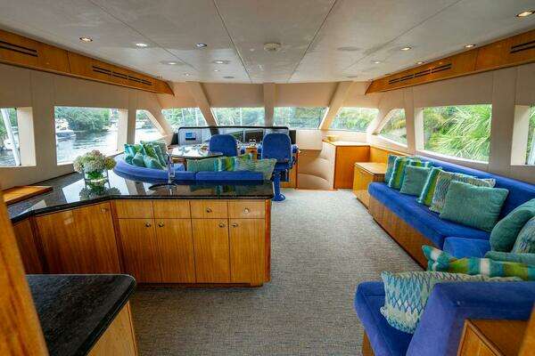 2007 Hatteras 80