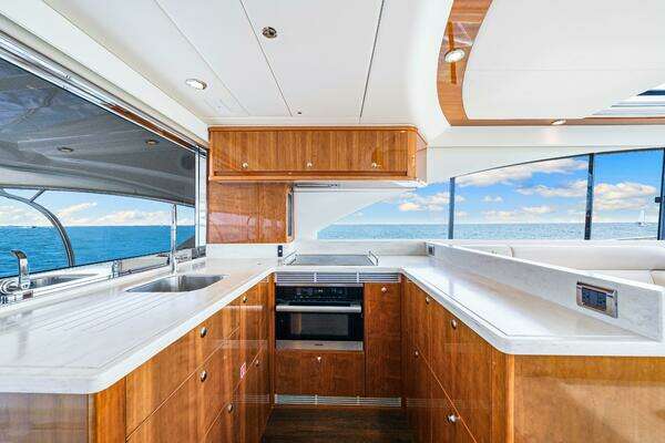 Riviera 575 SUV Yacht For Sale