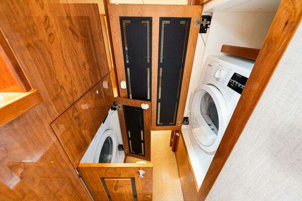 Riviera 575 SUV Yacht For Sale