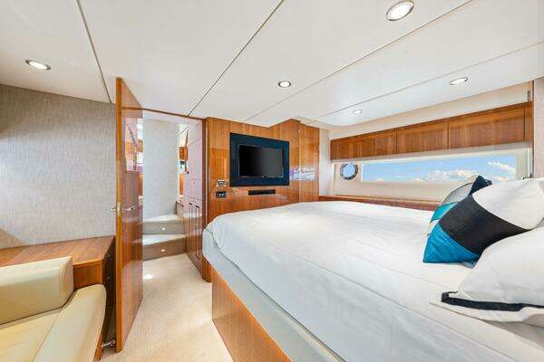 Riviera 575 SUV Yacht For Sale