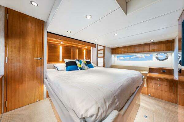 Riviera 575 SUV Yacht For Sale