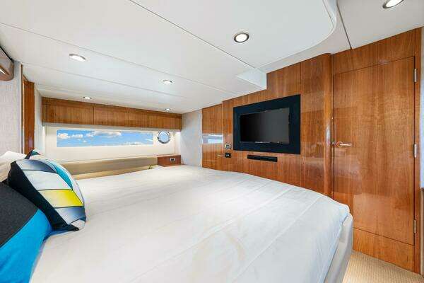 Riviera 575 SUV Yacht For Sale