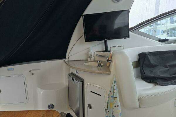 Photo of the 2006 Sea Ray 320 Sundancer "ALLIE & EMMIE"