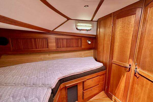 Sabreline Flybridge Yacht For Sale
