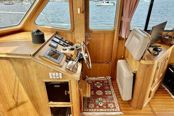 Sabreline Flybridge Yacht For Sale