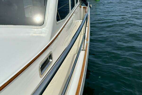 Sabreline Flybridge Yacht For Sale