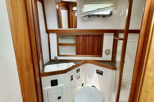 Sabreline Flybridge Yacht For Sale