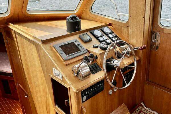 Sabreline Flybridge Yacht For Sale
