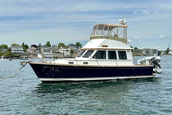 Sabreline Flybridge Yacht For Sale