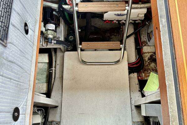 Sabreline Flybridge Yacht For Sale