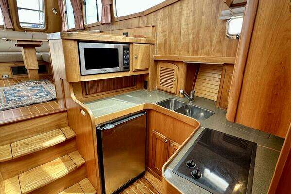 Sabreline Flybridge Yacht For Sale