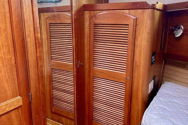 Sabreline Flybridge Yacht For Sale