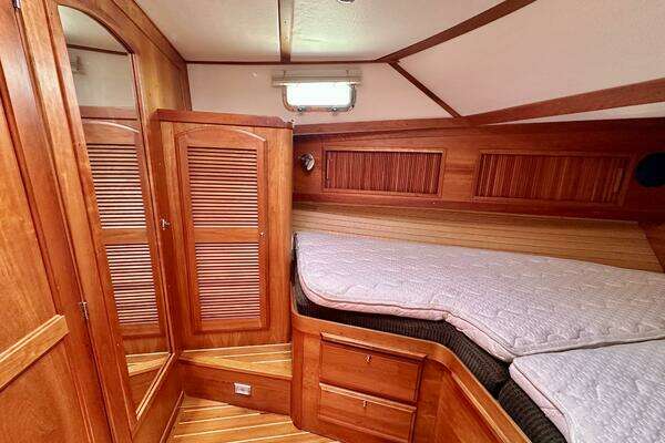 Sabreline Flybridge Yacht For Sale