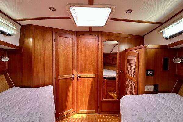 Sabreline Flybridge Yacht For Sale