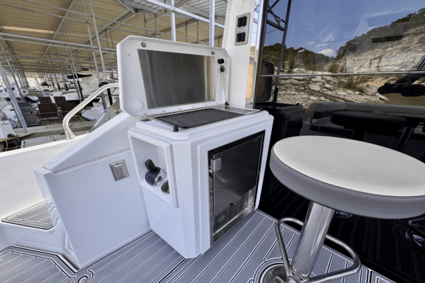 Cruisers Yachts 60 FLY Yacht For Sale