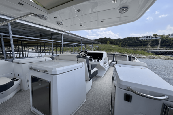 Cruisers Yachts 60 FLY Yacht For Sale