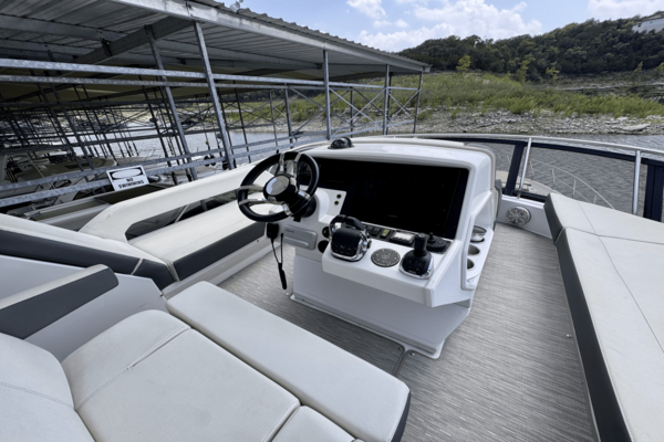 Cruisers Yachts 60 FLY Yacht For Sale