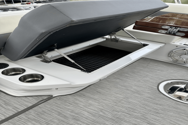 Cruisers Yachts 60 FLY Yacht For Sale