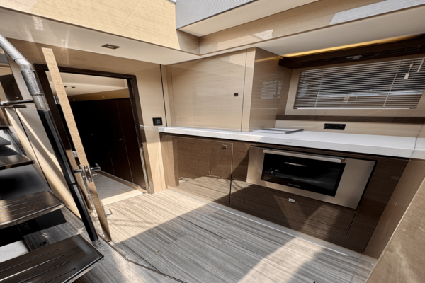 Cruisers Yachts 60 FLY Yacht For Sale