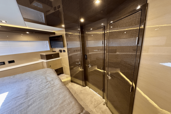 Cruisers Yachts 60 FLY Yacht For Sale