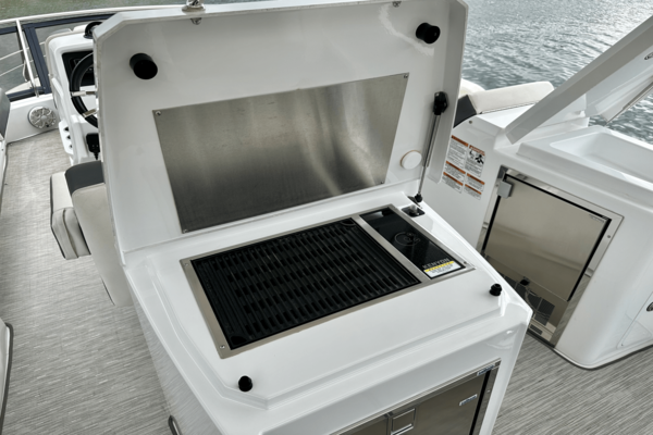 Cruisers Yachts 60 FLY Yacht For Sale