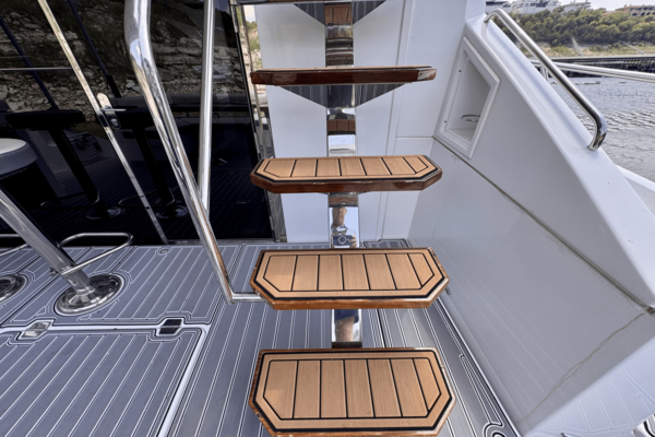 Cruisers Yachts 60 FLY Yacht For Sale