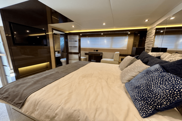 Cruisers Yachts 60 FLY Yacht For Sale