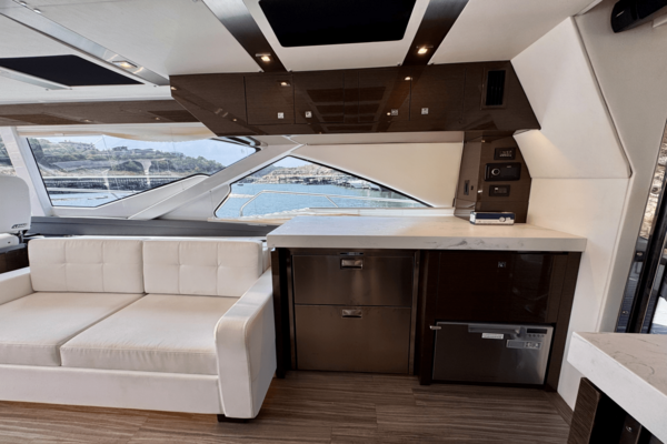 Cruisers Yachts 60 FLY Yacht For Sale