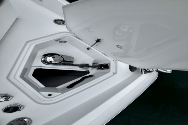Cruisers Yachts 60 FLY Yacht For Sale