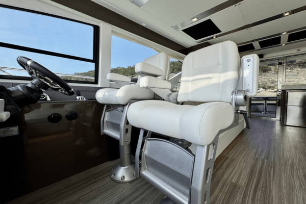 Cruisers Yachts 60 FLY Yacht For Sale