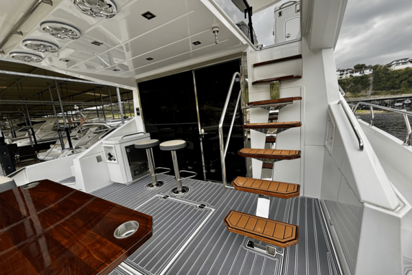 Cruisers Yachts 60 FLY Yacht For Sale