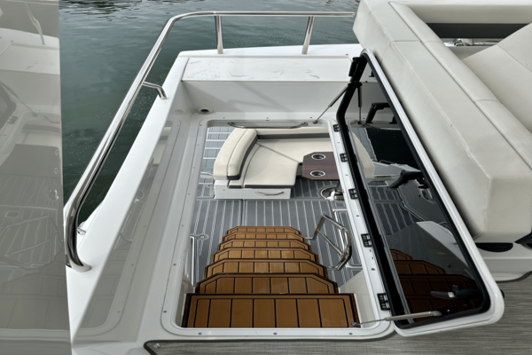 Cruisers Yachts 60 FLY Yacht For Sale