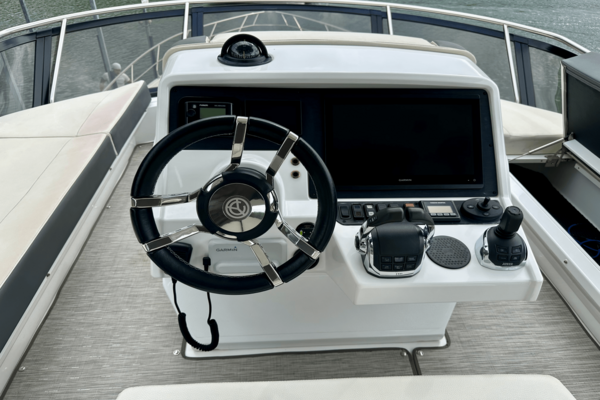 Cruisers Yachts 60 FLY Yacht For Sale
